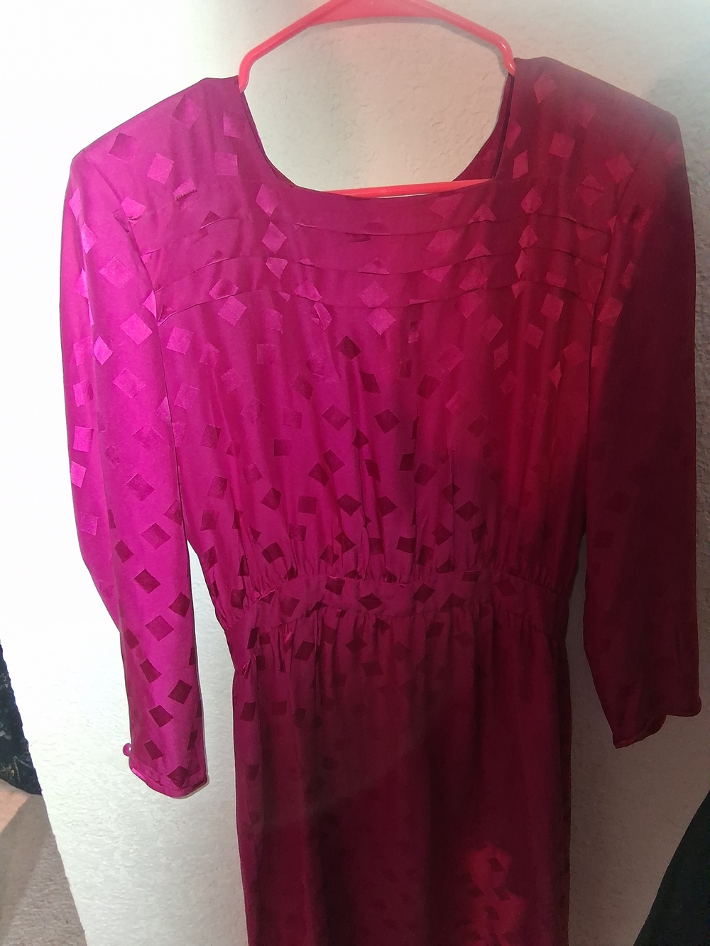 *VINTAGE* 80S Women’s Long Sleeve Fuchsia Dress
